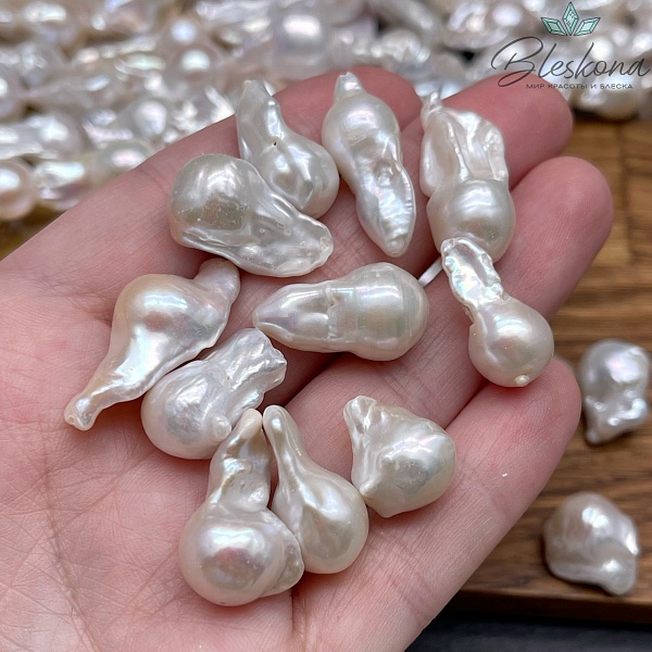 Жемчуг Барокко белый штучно ~ (19-21)*(10-12) мм 