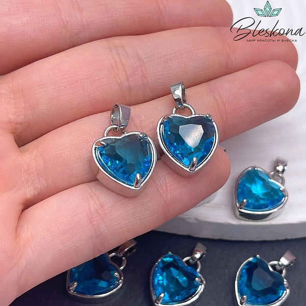 15*18мм Цвет серебро, Подвеска сердце ярко-голубое стекло