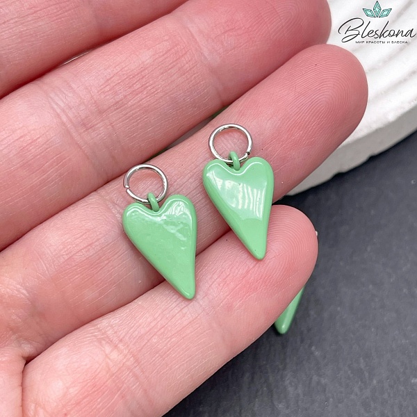 15,5*10 мм, Цвет серебро, Подвеска сердце зеленая эмаль