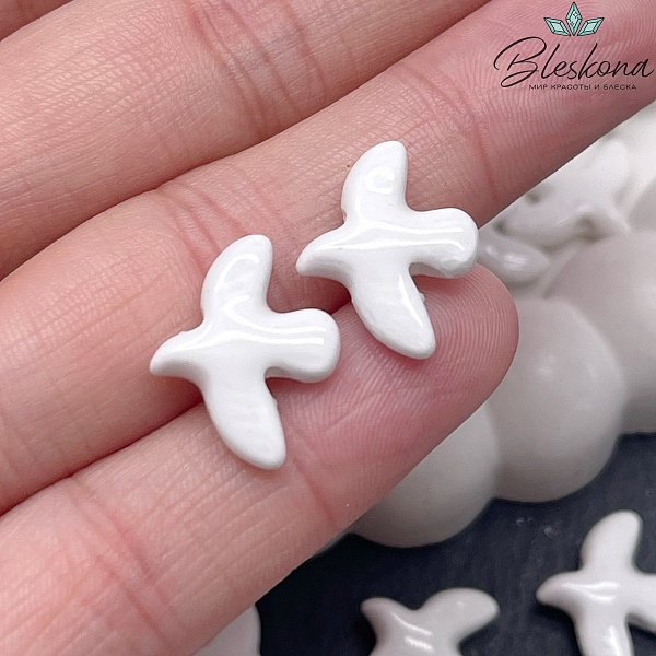 17*13,5 мм Керамика бусина Голубь белый (Птица)