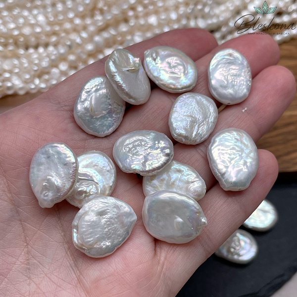 Жемчуг Барокко белый овал штучно ~ (17-19)*(14-15) мм 