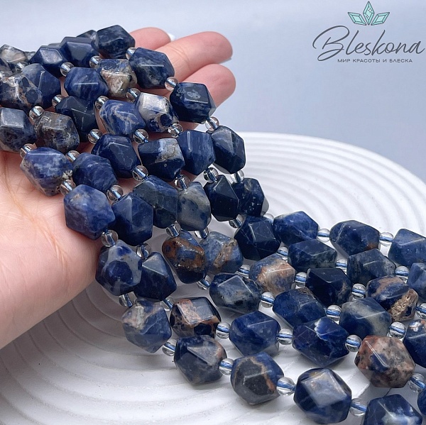 Содалит фриформ огранка (12-15)*(10-12) мм