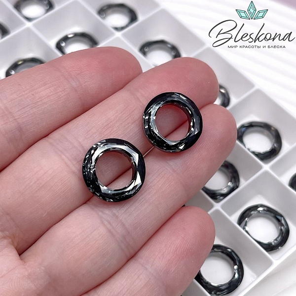 4139 Cosmic Ring 14 мм Crystal Silver Night (SINI)