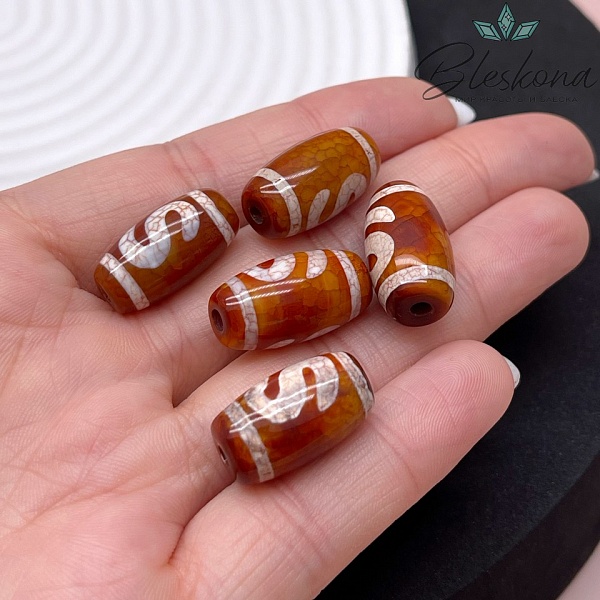 Бусина Дзи Денежный крючок бело-коричневый бочонок 20*11 мм