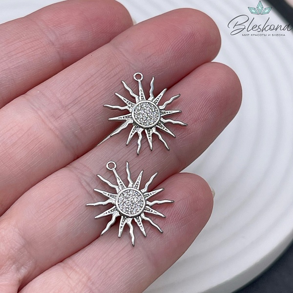 17,6*16 мм Цвет серебро, Подвеска Солнце с волнистыми лучами и цирконами 