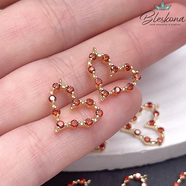 15,5*13,5 мм Цвет золото, Подвеска Сердце красные цирконы по контуру P13901