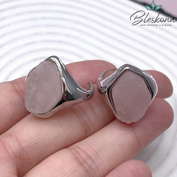 22 мм Цвет серебро, Кольцо безразмерное Розовый кварц