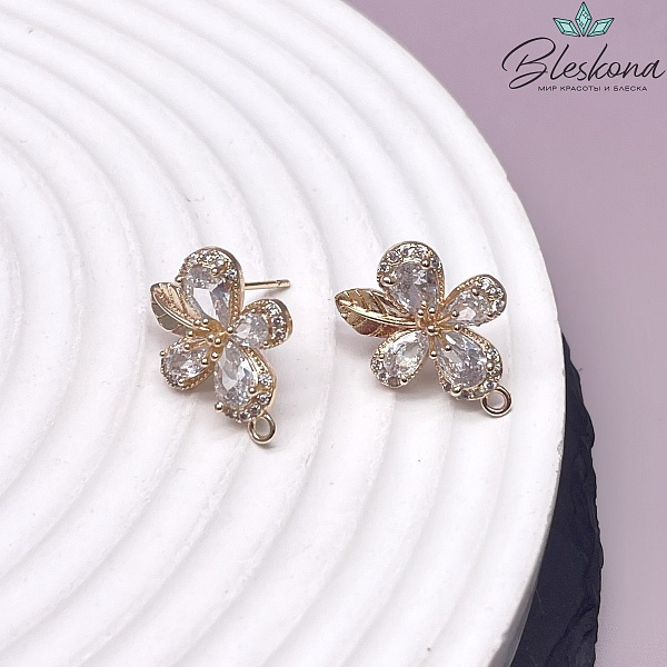 17*13 мм Цвет золото, Пусеты цветочек с листиком цирконы