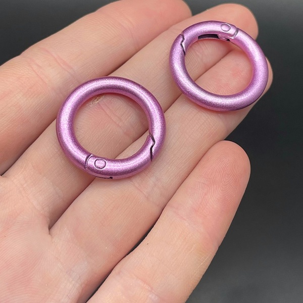 25мм , Замок круг светло-фиолетовая эмаль матовая