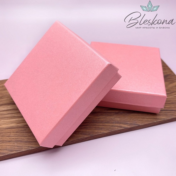 Коробка Розовая перламутр черная подложка 9*9*3 см