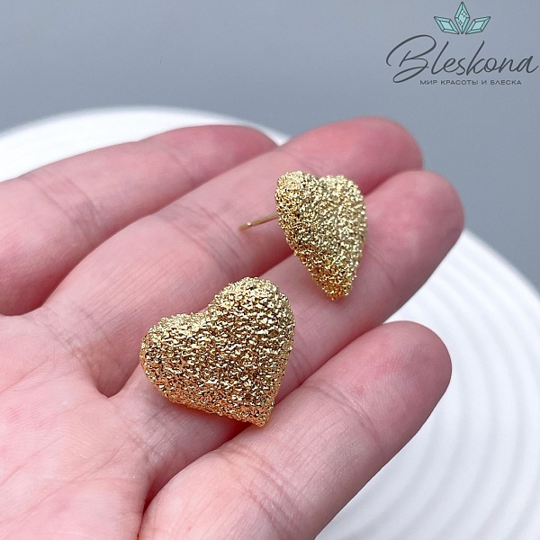 16*18,5 мм Цвет золото, Пусеты сердце фактурное 