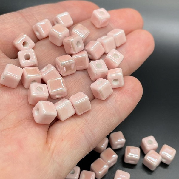 6 мм Бусина куб, керамика цвет пудровый