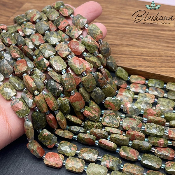 Унакит плоский прямоугольник огранка 12*8 мм