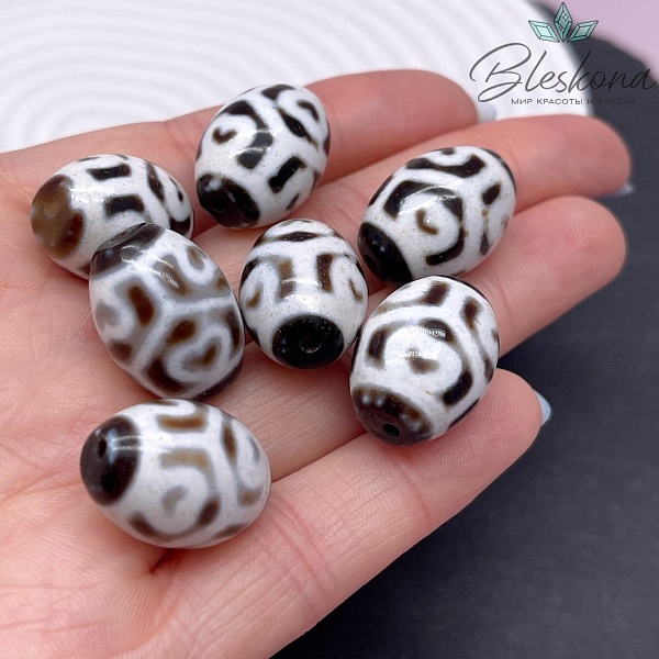 Бусина Дзи 6 сердец и Черепаха черно-белый бочонок 20*15 мм