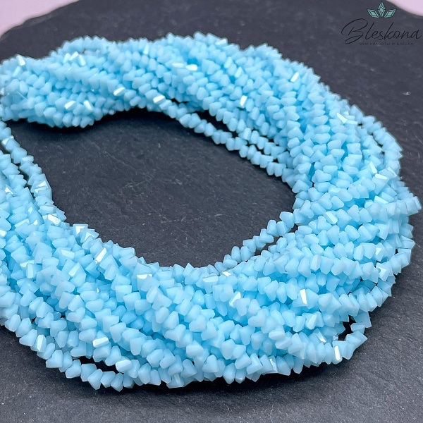 Чешское стекло №54 4,5мм треугольник