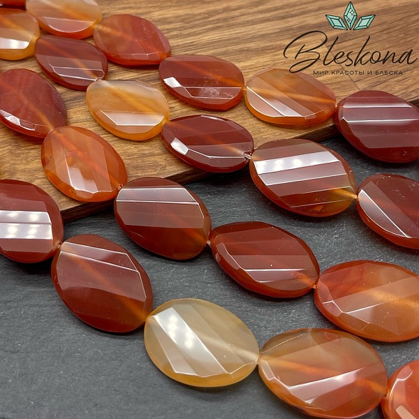 Агат овал с изгибом огранка 32*22 мм