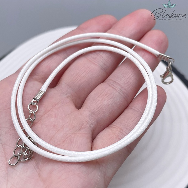 Шнурок белый под кулон из экокожи, цвет серебро 45см