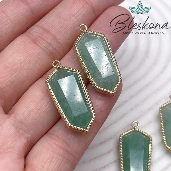 13,5*30мм, цвет золото ,Подвеска Шестиугольник Кварц тонированный зеленый в обрамлении цирконы