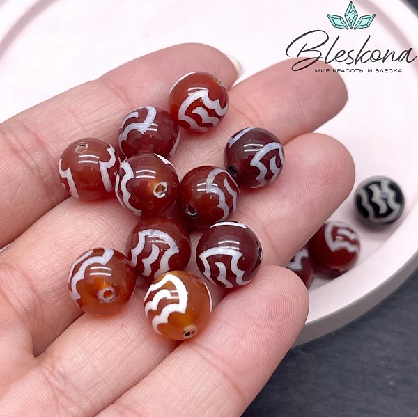 Бусина Дзи Птица Гаруда бело-коричневый шар 10 мм уп.10 шт.