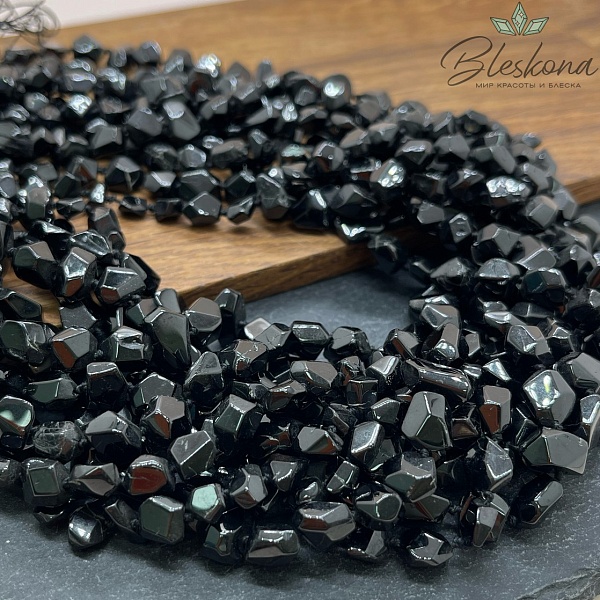 Шпинель черная  фриформ огранка 6-8 мм