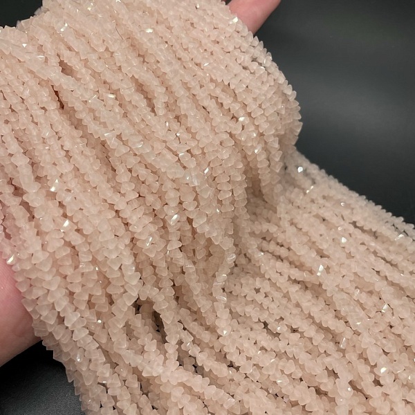 Чешское стекло №66 4,5мм треугольник