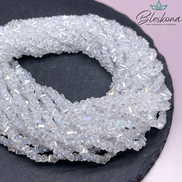 Чешское стекло №107 4,5 мм треугольник