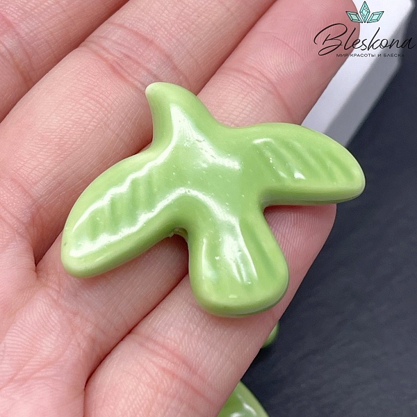 33*42 мм Керамика бусина Голубь зеленый (Птица)