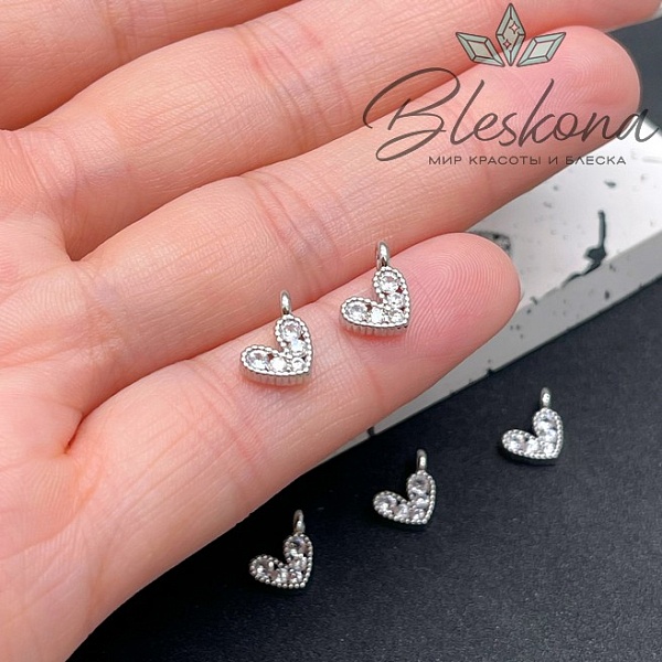 8*9,5 мм Цвет серебро, Подвеска сердце белые цирконы
