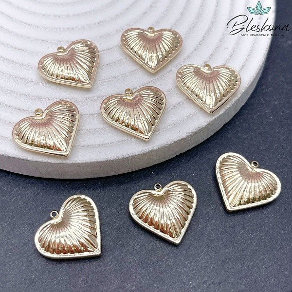 17,5*19мм Цвет золото, Подвеска Сердце лучи 
