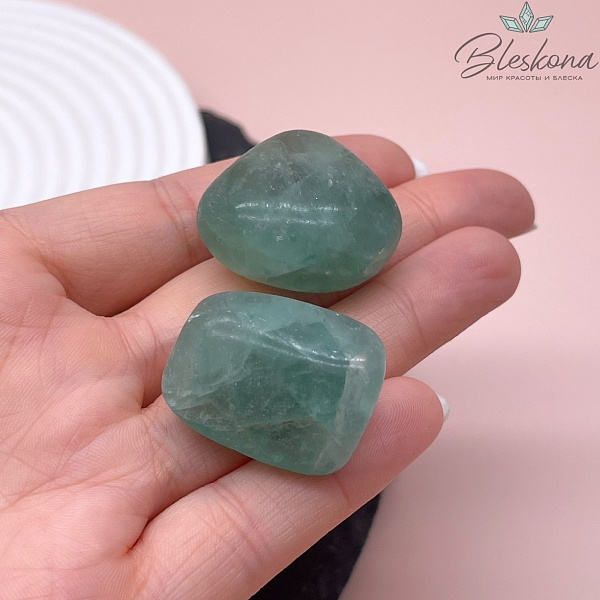 Флюорит  галтовка 25-35 мм 