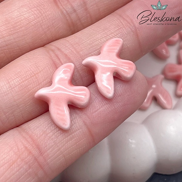 17*13,5 мм Керамика бусина Голубь розовый (Птица)