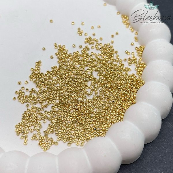 Бисер TOHO round 15/0 цвет №PF557 (оттенок золотого)