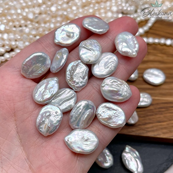 Жемчуг Барокко белый овал штучно ~ (15-17)*(12-12,5) мм 